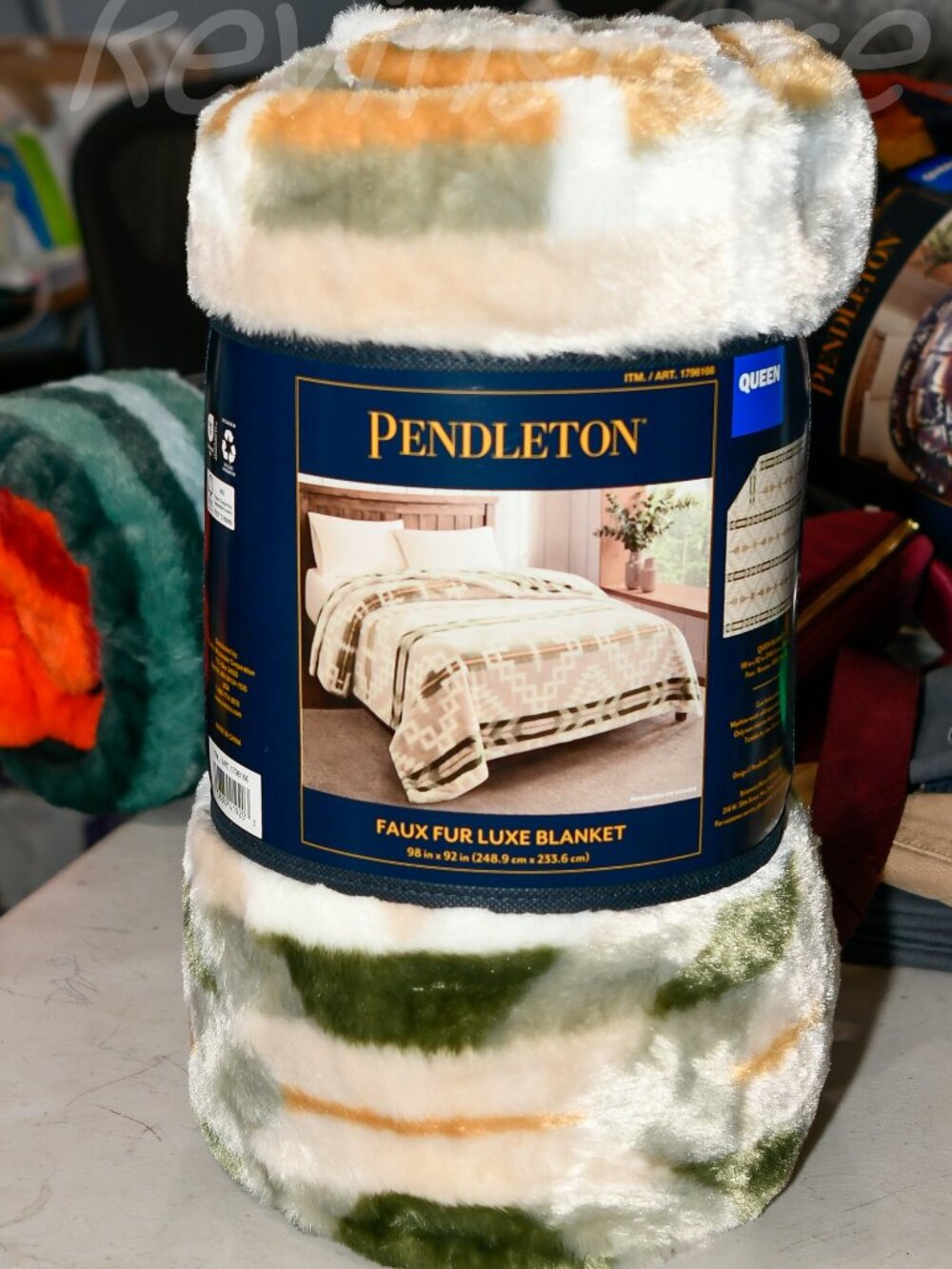 PENDLETON QUEEN FAUX FUR LUXE BLANKET